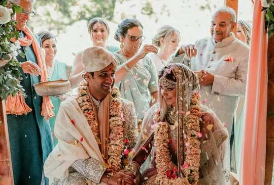 A novia la dejan plantada en su boda, pero se casa con uno de sus padrinos