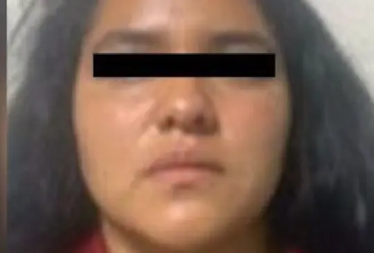 Mujer es detenida en Neza por arrastrar costal con un cuerpo 