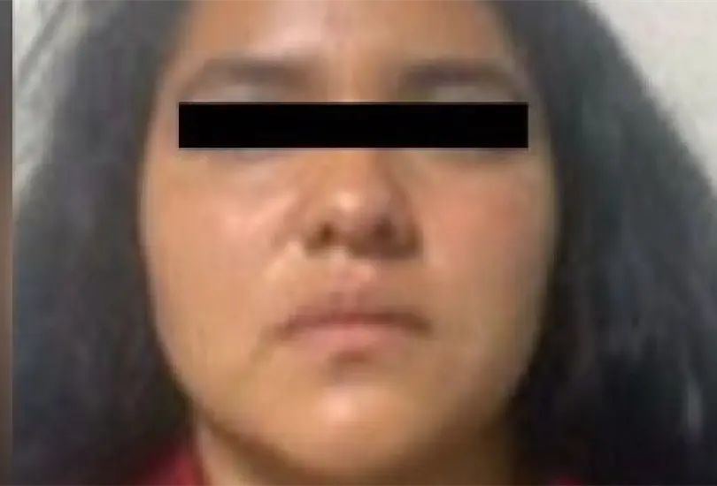 Mujer es detenida en Neza por arrastrar costal con un cuerpo 