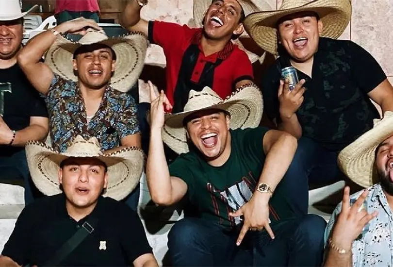 Grupo Firme promete concierto gratis si Cruz Azul es campe&oacute;n
