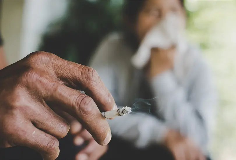 Los fumadores pasivos tienen mayor probabilidad de desarrollar c&aacute;ncer oral
