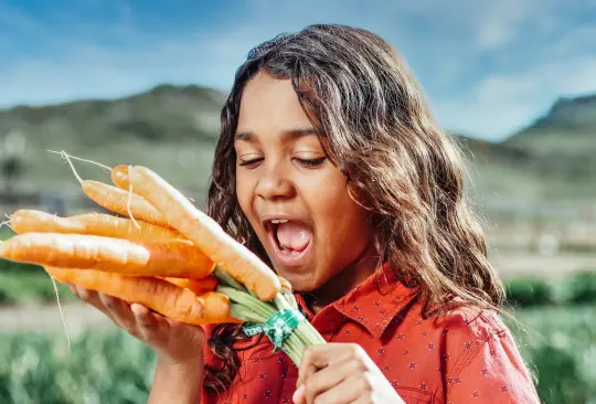 Las zanahorias no mejoran tus problemas de visión