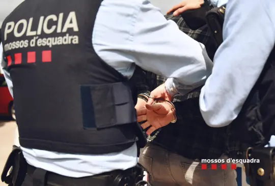 Detienen a mujer por cortar el pene de su jefe; habría abusado de ella