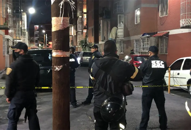 CDMX: Hombre asesina a su esposa e hijastra, despu&eacute;s se suicida en balc&oacute;n