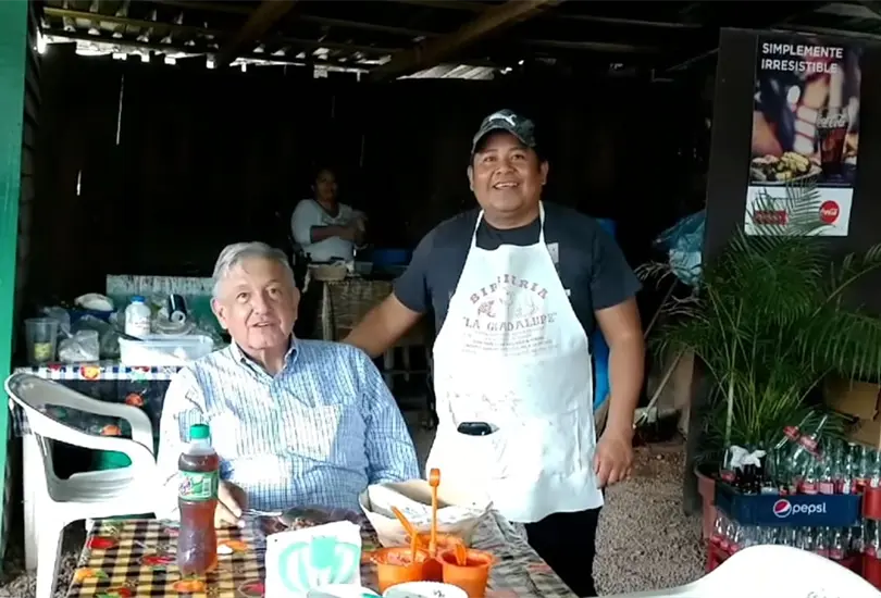 Queman restaurante en Michoacán donde desayunó AMLO Queman restaurante en Michoacán donde desayunó AMLO