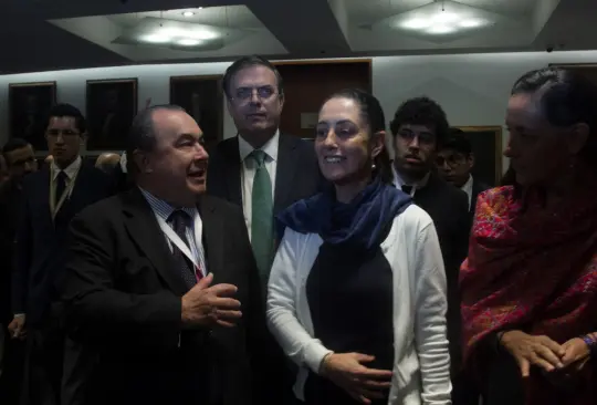 Asegura Sheinbaum que su relación con Ebrard es muy buena tras reportaje del NYT