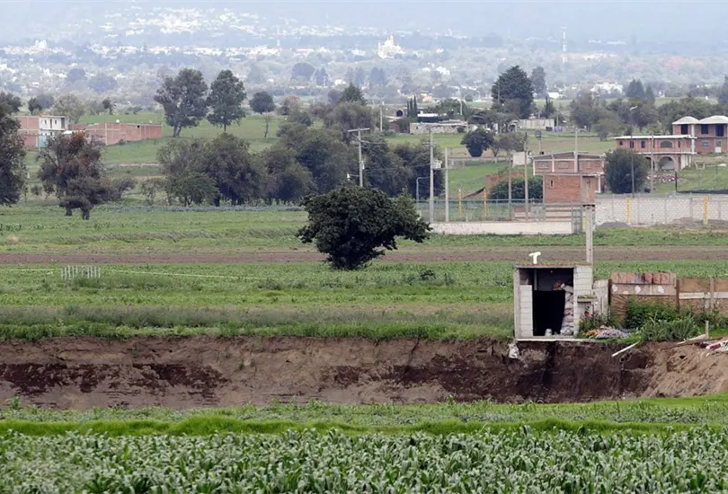 Detectan pequeños agujeros cerca de socavón en Puebla Detectan pequeños agujeros cerca de socavón en Puebla