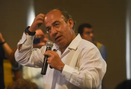 Tras positivo a COVID-19, AMLO desea recuperación al expresidente Calderón 