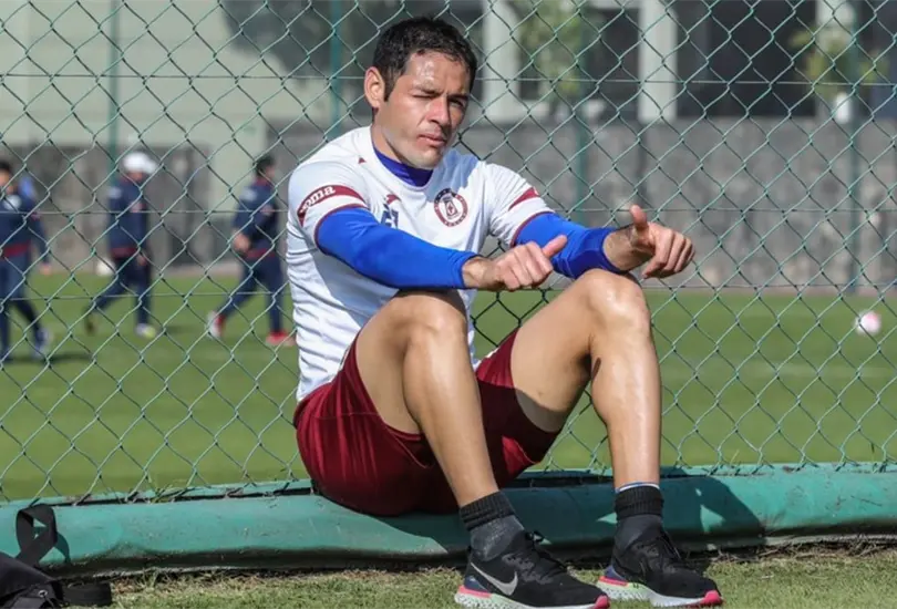 Futbolista de Cruz Azul revela que su familia recibió amenazas Futbolista de Cruz Azul revela que su familia recibió amenazas