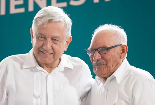 AMLO envía mensaje por el Día del Padre; presume que a él ya lo felicitaron