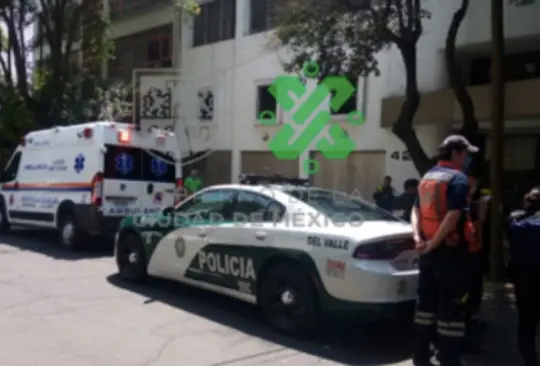 Mujer muere tras caer de edificio durante el simulacro; autoridades investigan las causas Mujer muere tras caer de edificio durante el simulacro; autoridades investigan las causas