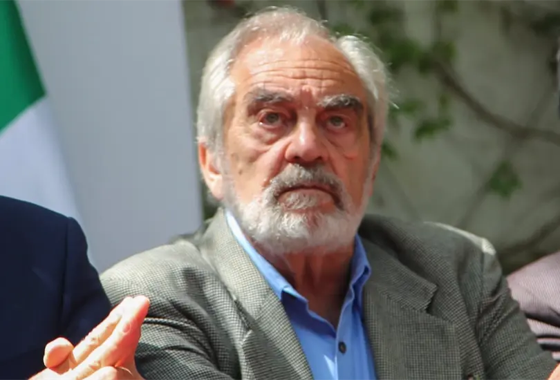 AMLO lamenta el deceso de Raymundo Art&iacute;s Espri&uacute;, funcionario de CFE