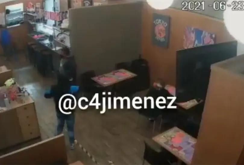 En menos de un minuto, sujetos asaltan a comensales en restaurante de la CDMX En menos de un minuto, sujetos asaltan a comensales en restaurante de la CDMX