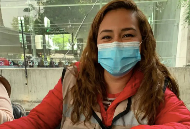 La sonrisa de Andrea y el aliento de la vacuna en la triste pandemia La sonrisa de Andrea y el aliento de la vacuna en la triste pandemia