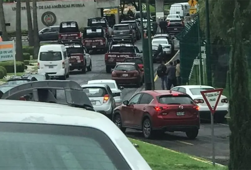 Polic&iacute;a toma instalaciones de la Universidad de las Am&eacute;ricas Puebla