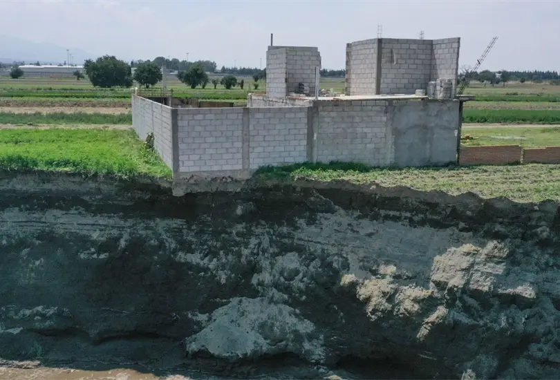 Socav&oacute;n en Puebla creci&oacute; 17 metros en 24 horas; revelan posible motivo de formaci&oacute;n