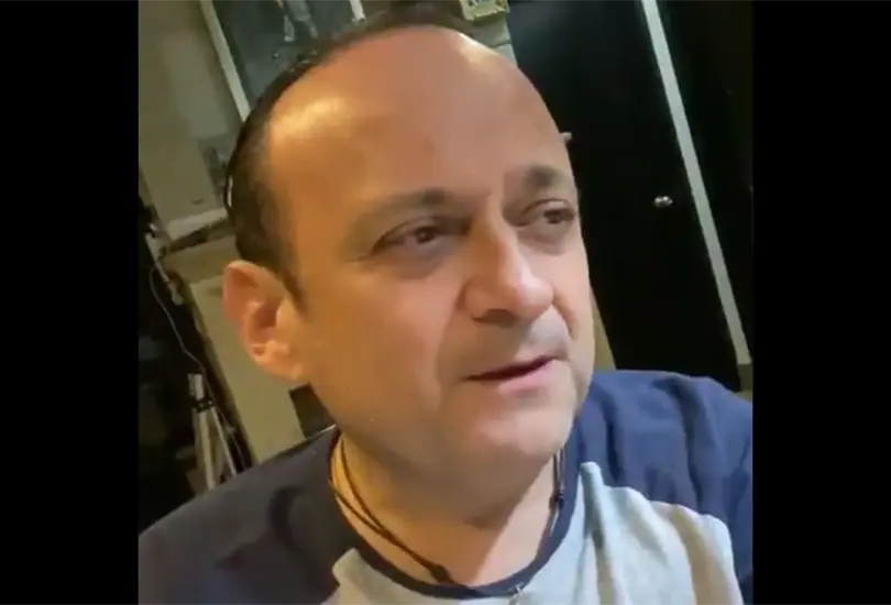 Transformaci&oacute;n barata: Eduardo Espa&ntilde;a critica a AMLO y lo llama imb&eacute;cil