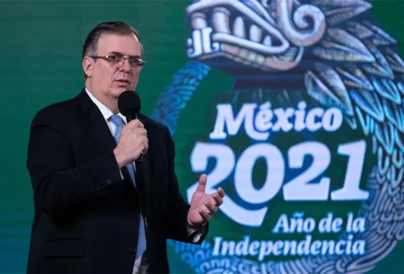 Ebrard dice que no se raja; anuncia que dar&aacute; pelea por Presidencia