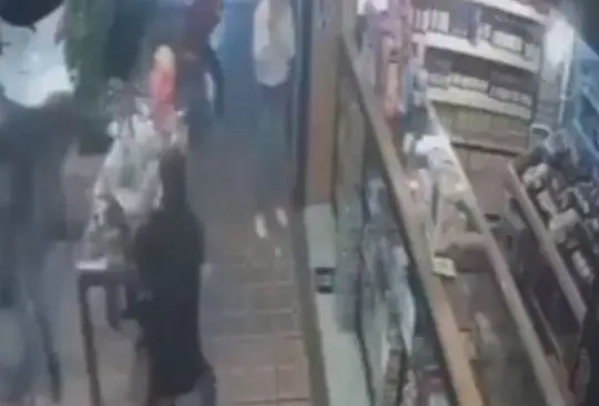 Acaba con la vida de ladrón que asaltaba su negocio y lo detienen 