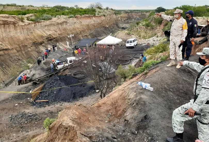 Se tiene la esperanza de que los siete mineros est&eacute;n con vida: Riquelme