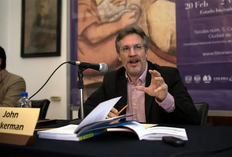 Ackerman critica a Morena por condenar abucheos a Mario Delgado