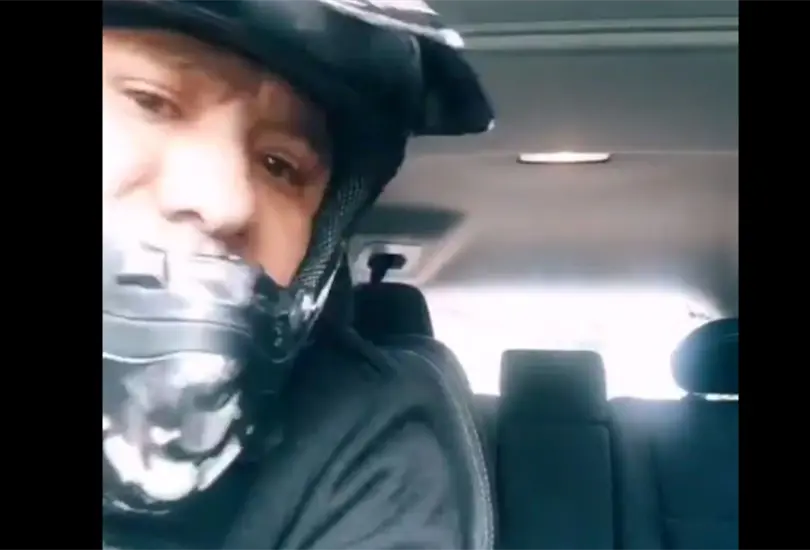 Rostro de ladr&oacute;n queda captado en video; despoj&oacute; de su auto a un hombre en CDMX