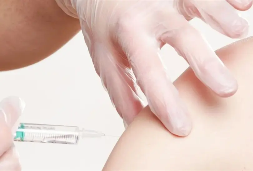 Alertan sobre relaci&oacute;n de vacuna Johnson & Johnson con s&iacute;ndrome Guillain-Barr&eacute;