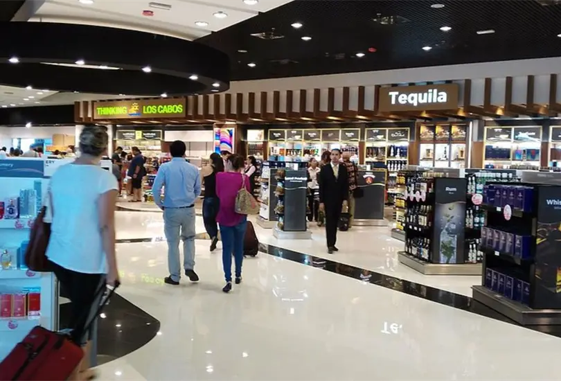 Lanzan petici&oacute;n para exigir pruebas COVID negativas a turistas en Los Cabos