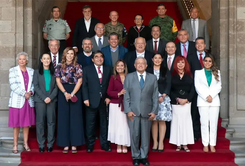 AMLO sostiene reuni&oacute;n con 16 gobernadores electos y en funciones de Morena