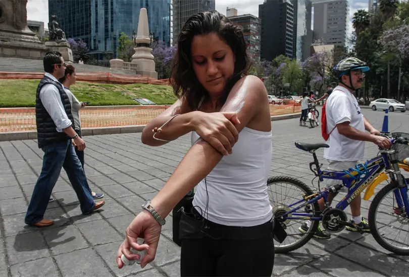 Retiran del mercado protectores solares que podrían causar cáncer Retiran del mercado protectores solares que podrían causar cáncer