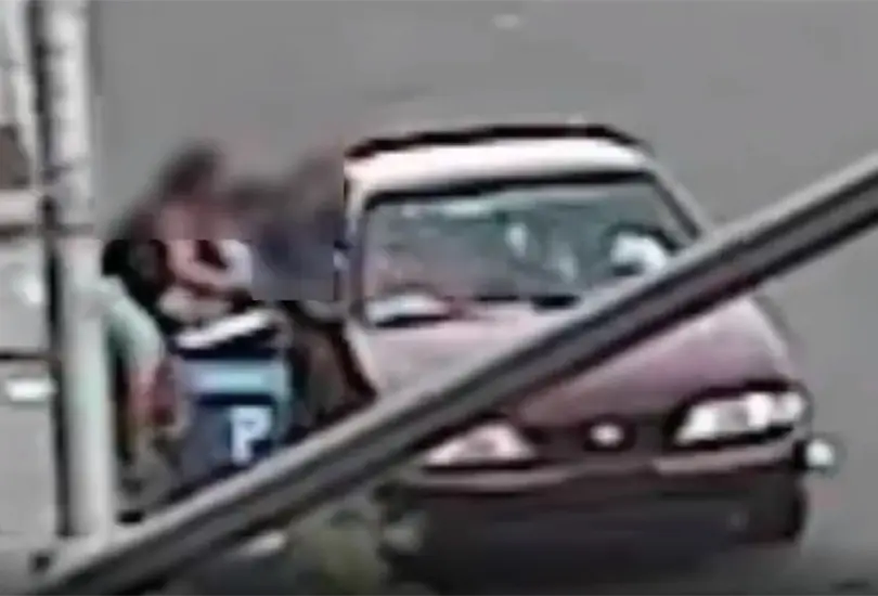 VIDEO: Mujer evita que su hijo de cinco años sea secuestrado VIDEO: Mujer evita que su hijo de cinco años sea secuestrado