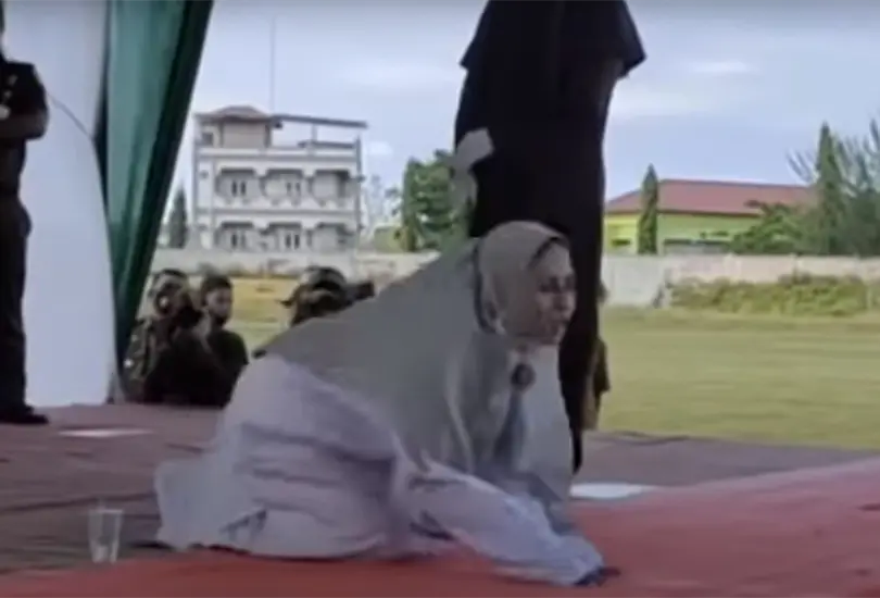 Por tener relaciones sexuales antes del matrimonio, mujer recibe 100 latigazos