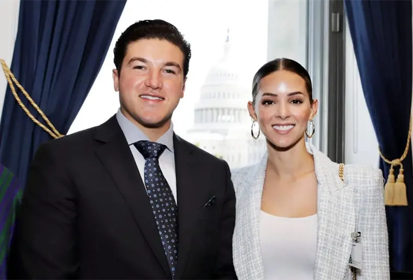 El INE aplica multa millonaria a Samuel García por fotos posteadas por su esposa El INE aplica multa millonaria a Samuel García por fotos posteadas por su esposa