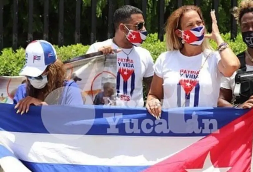 Tu pop&oacute; pertenece al Estado, Niurka arremete contra presidente de Cuba 