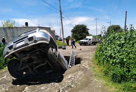 Aparece nuevo socavón en Puebla; ya se tragó una pipa