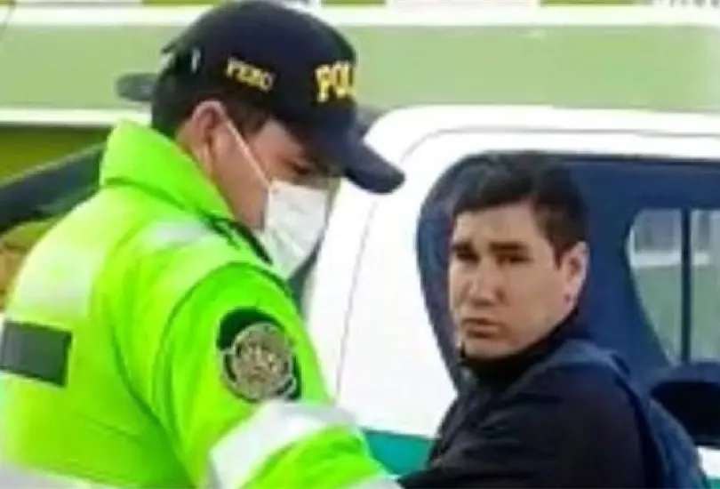 Hombre asesina a pu&ntilde;aladas a su exesposa mientras dorm&iacute;a con su nueva pareja