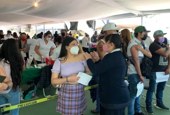 Salud anuncia que personas vacunadas pueden laborar de forma presencial 
