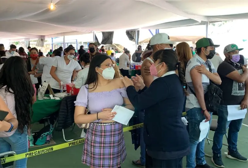 Salud anuncia que personas vacunadas pueden laborar de forma presencial 