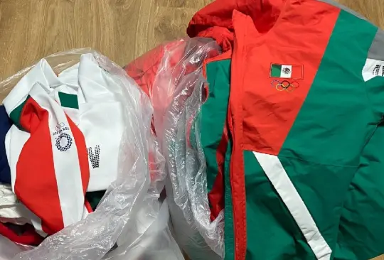 Causa indignación equipo de softbol mexicano por tirar uniforme a la basura