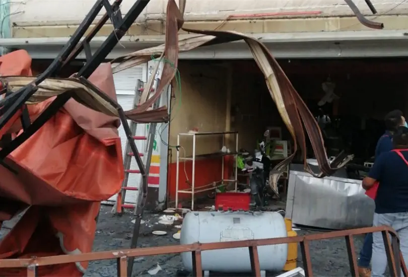 Explota tanque de gas en taquer&iacute;a de CDMX; hay 12 heridos