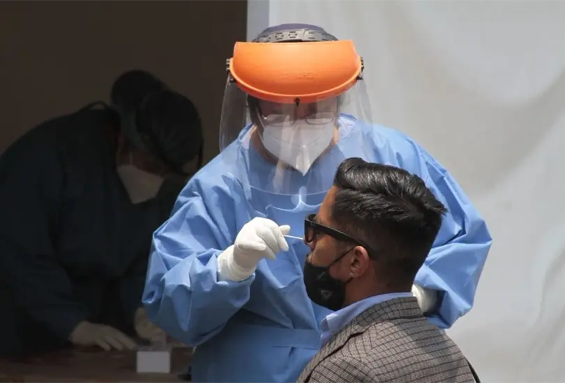 Adultos j&oacute;venes, con mayor rol en la tercera ola por COVID-19 en M&eacute;xico: OPS