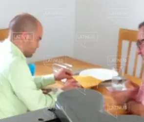 Difunden video de otro hermano de AMLO recibiendo dinero