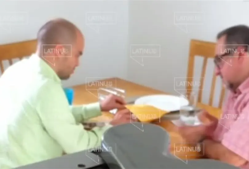 Difunden video de otro hermano de AMLO recibiendo dinero