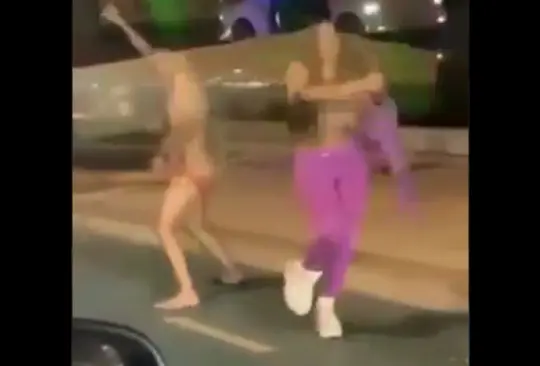 Detienen a pareja de turistas que bailó desnuda en malecón de Mazatlán