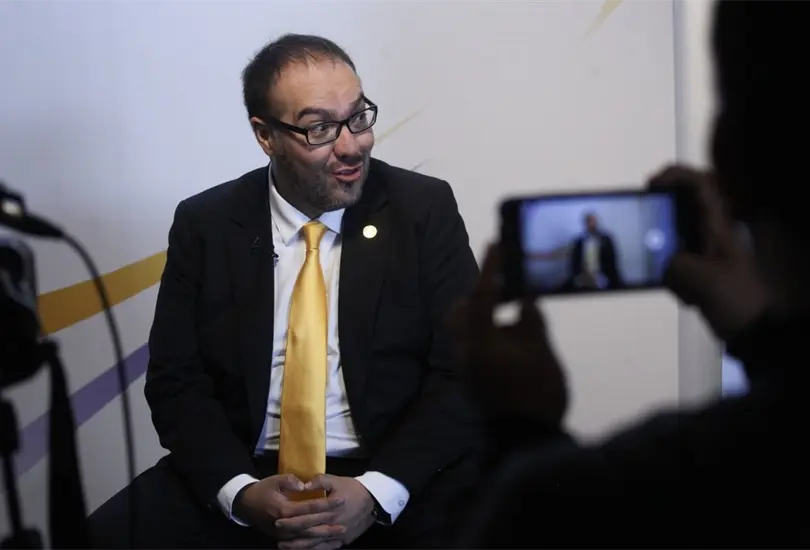 Fiscalía capitalina revela que Mauricio Toledo huyó a Chile; él responde Fiscalía capitalina revela que Mauricio Toledo huyó a Chile; él responde