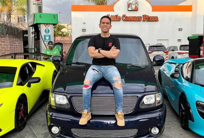 Aseguran cuatro autos de lujo del youtuber Alfredo Valenzuela Aseguran cuatro autos de lujo del youtuber Alfredo Valenzuela