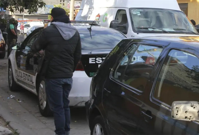 Detienen a ni&ntilde;a de 13 a&ntilde;os por robo de veh&iacute;culo en el Edomex