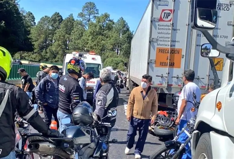 Fallecen varios motociclistas tras accidente en la M&eacute;xico-Cuernavaca