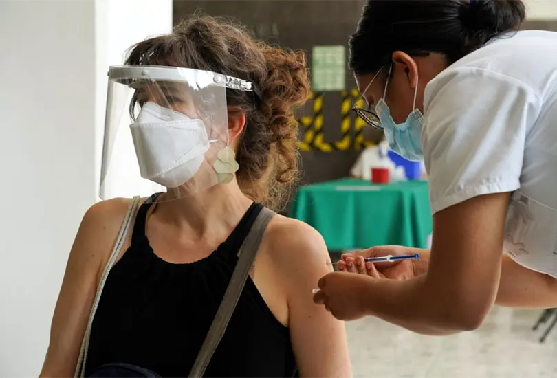 M&eacute;xico autoriza la vacuna Moderna; EU enviar&aacute; 1 mill&oacute;n 750 mil dosis 