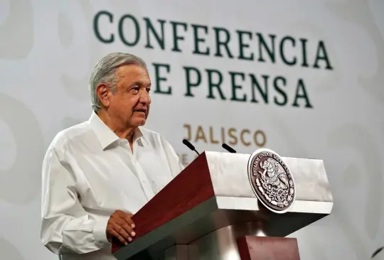 El INE no tenía entusiasmo por la consulta y los medios guardaron silencio: AMLO